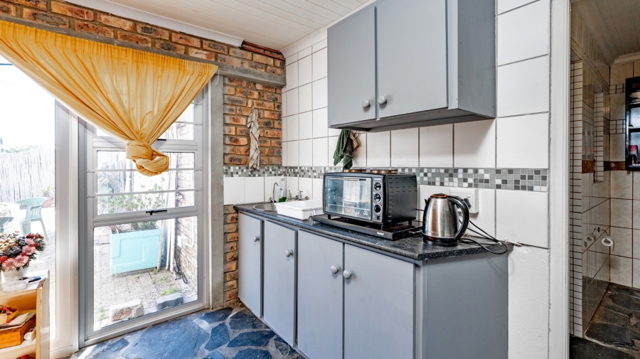 9 Bedroom Property for Sale in Struisbaai Western Cape
